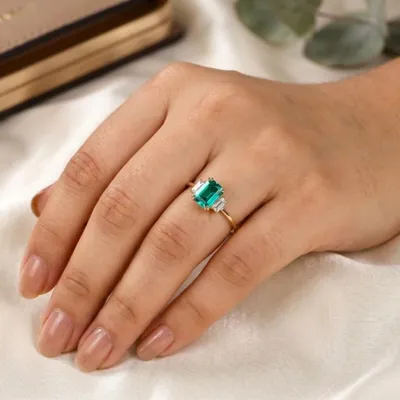 Lab Created Diamond And Columbia Emerald 9Kt Yellow Gold Ring