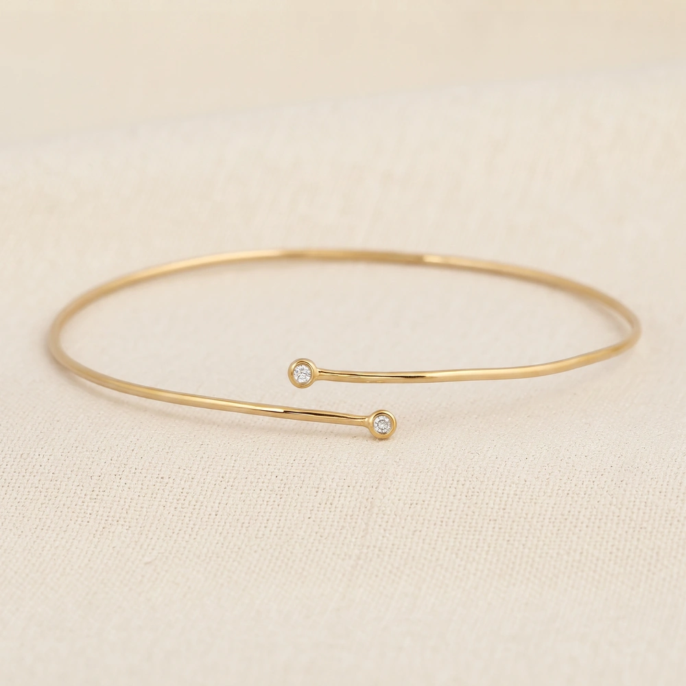 Lab Grown Diamond Bangle Production in Yellow Gold 9kt