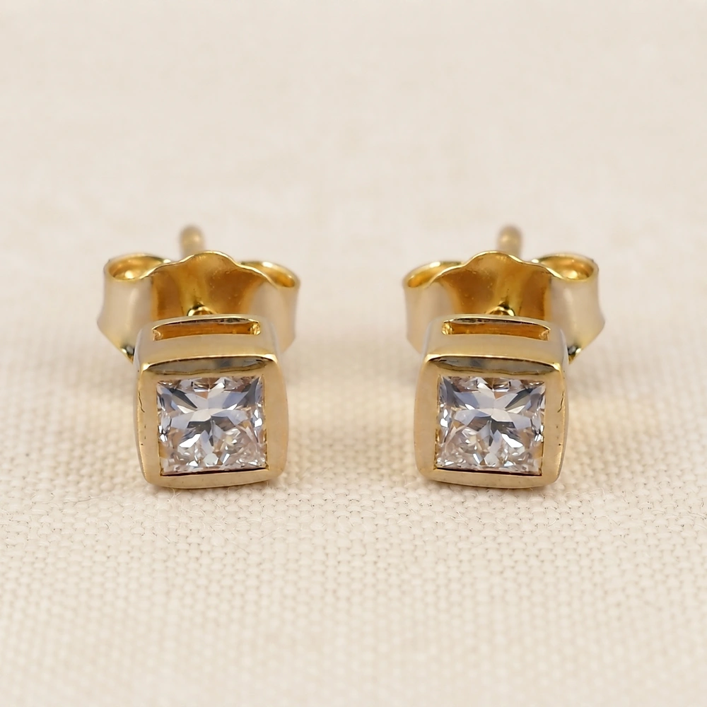 9Kt Yellow Gold Studs with Certified Lab Grown Diamond 9Kt Yellow Gold Studs with Certified Lab Grown Diamond