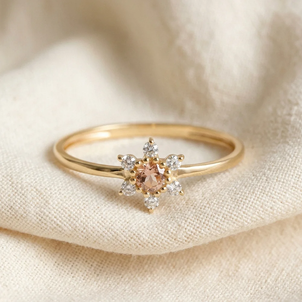 18Kt Yellow Gold Ring with Lab Grown Diamond and Morganite 18Kt Yellow Gold Ring with Lab Grown Diamond and Morganite