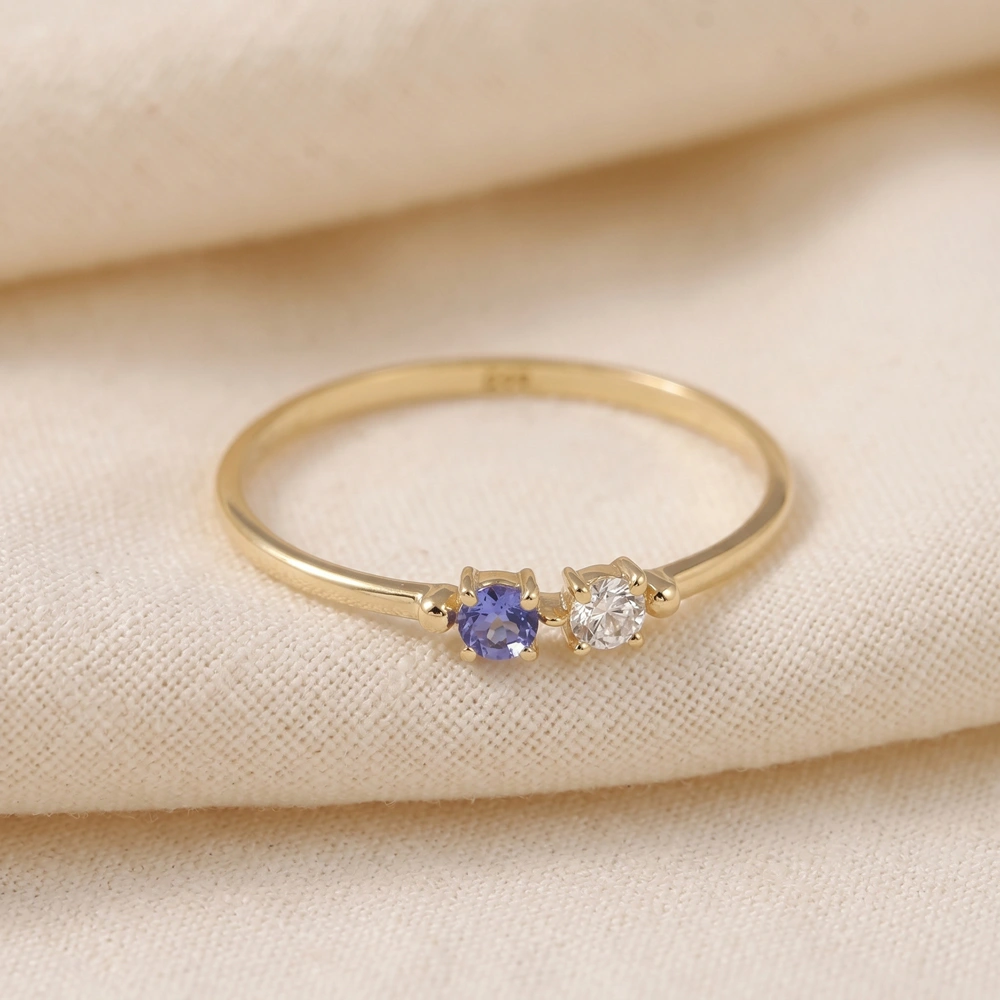 14Kt Yellow Gold Delicate Ring with Tanzanite and Diamond