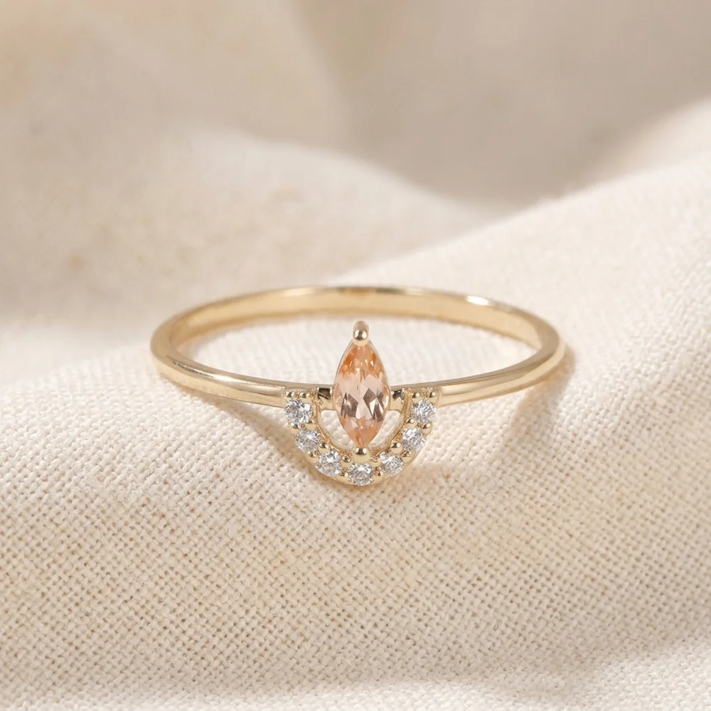 Exquisite Gold Ring with Lab Grown Diamond and Morganite Exquisite Gold Ring with Lab Grown Diamond and Morganite