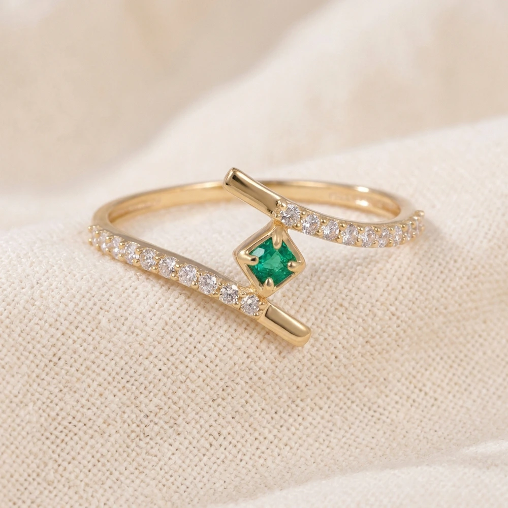 9Kt Gold Ring with Lab Grown Diamond and Columbia Emerald 9Kt Gold Ring with Lab Grown Diamond and Columbia Emerald