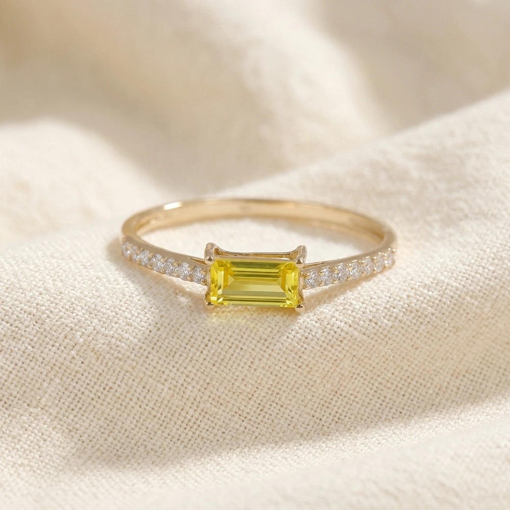 Yellow Gold Ring with Lab Grown Yellow Sapphire, Diamond
