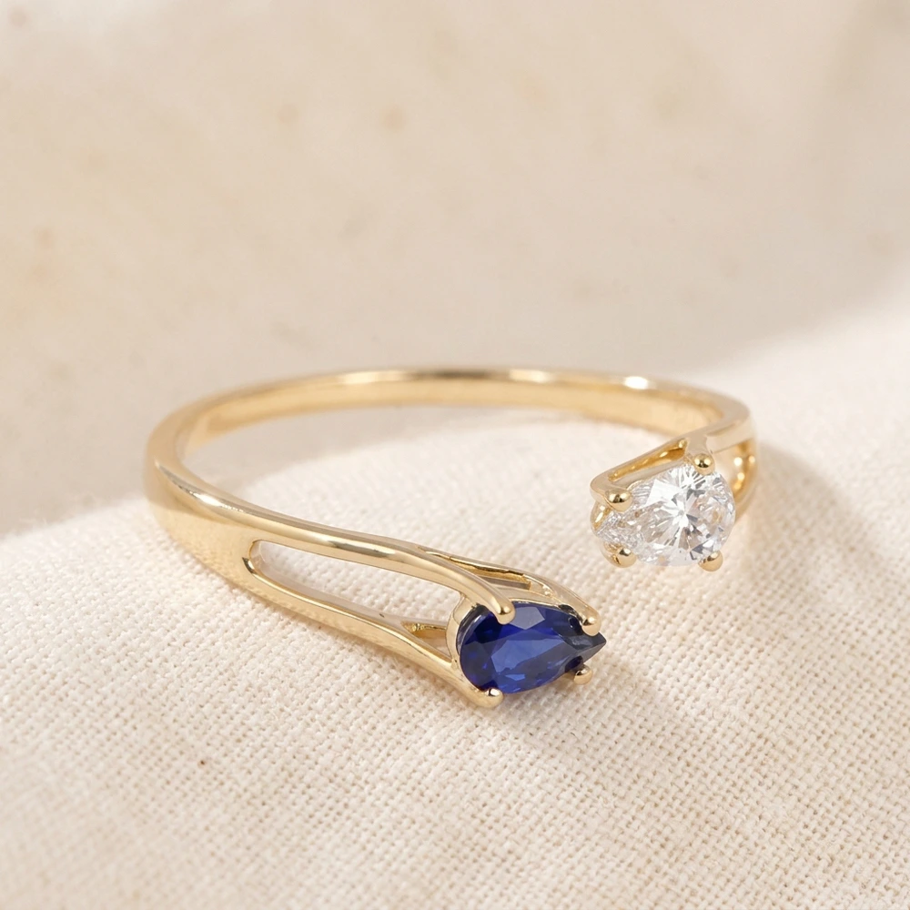 Lab Grown Diamond and Blue Sapphire 9Kt Yellow Gold Ring Lab Grown Diamond and Blue Sapphire 9Kt Yellow Gold Ring