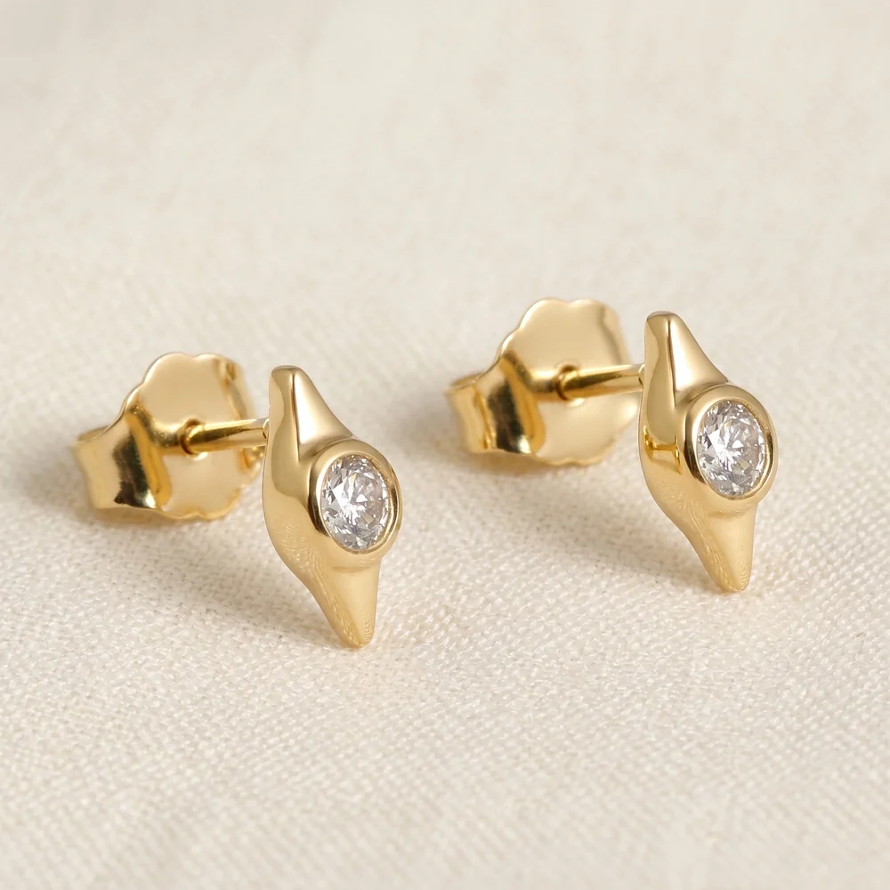 Handcrafted 9Kt Yellow Gold Studs with Lab Grown Diamond Handcrafted 9Kt Yellow Gold Studs with Lab Grown Diamond