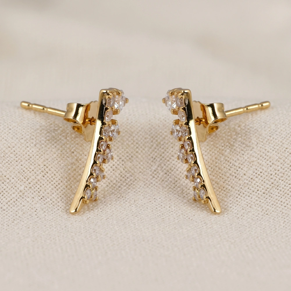 9Kt Yellow Gold Ear Climber with Lab Grown Diamond 9Kt Yellow Gold Ear Climber with Lab Grown Diamond
