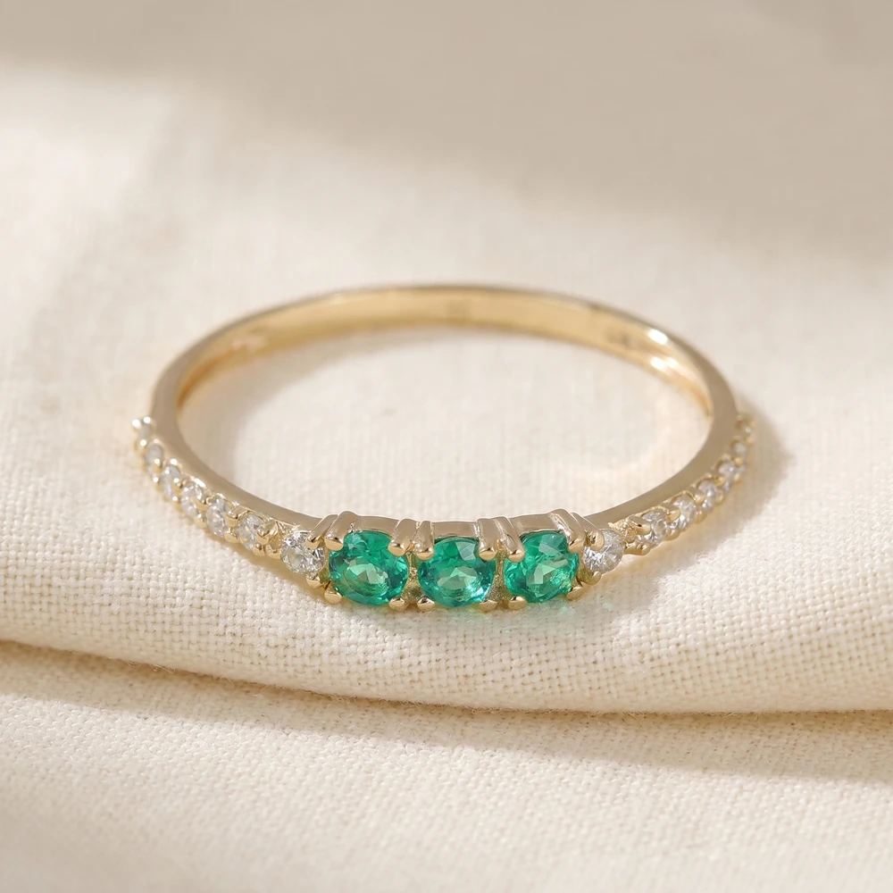 9Kt Solid Gold Ring: Lab Grown Columbia Emerald, Diamond 9Kt Solid Gold Ring: Lab Grown Columbia Emerald, Diamond