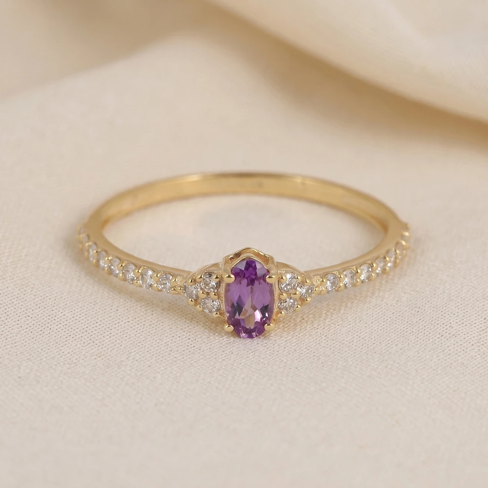 Yellow Gold Ring With Lab Grown Diamond And Alexandrite Yellow Gold Ring With Lab Grown Diamond And Alexandrite