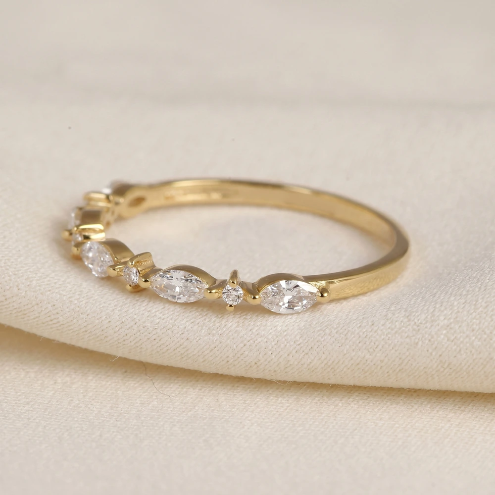 Exquisite 9Kt Yellow Gold Ring With Lab Grown Diamond