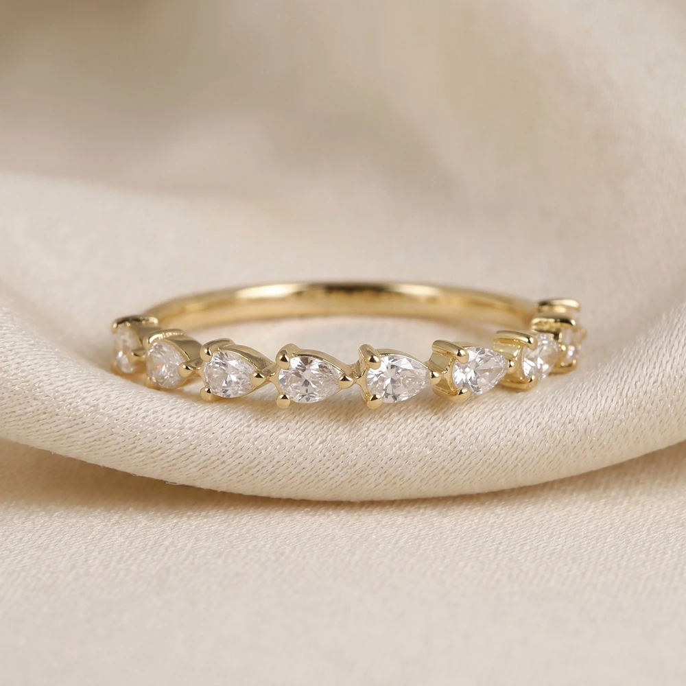 Handcrafted 9Kt Solid Gold Ring With Lab Grown Diamond