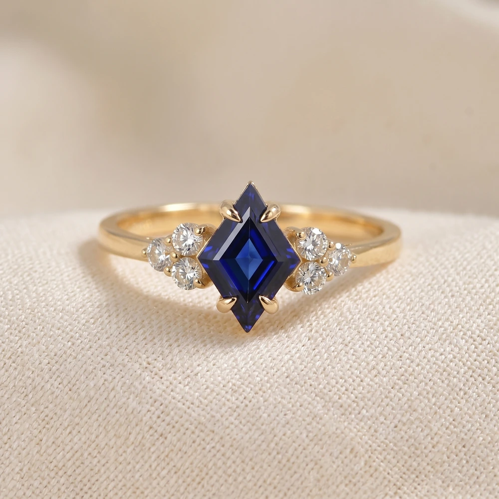 18Kt Gold Ring Lab Grown Diamond And Blue Sapphire 18Kt Gold Ring Lab Grown Diamond And Blue Sapphire