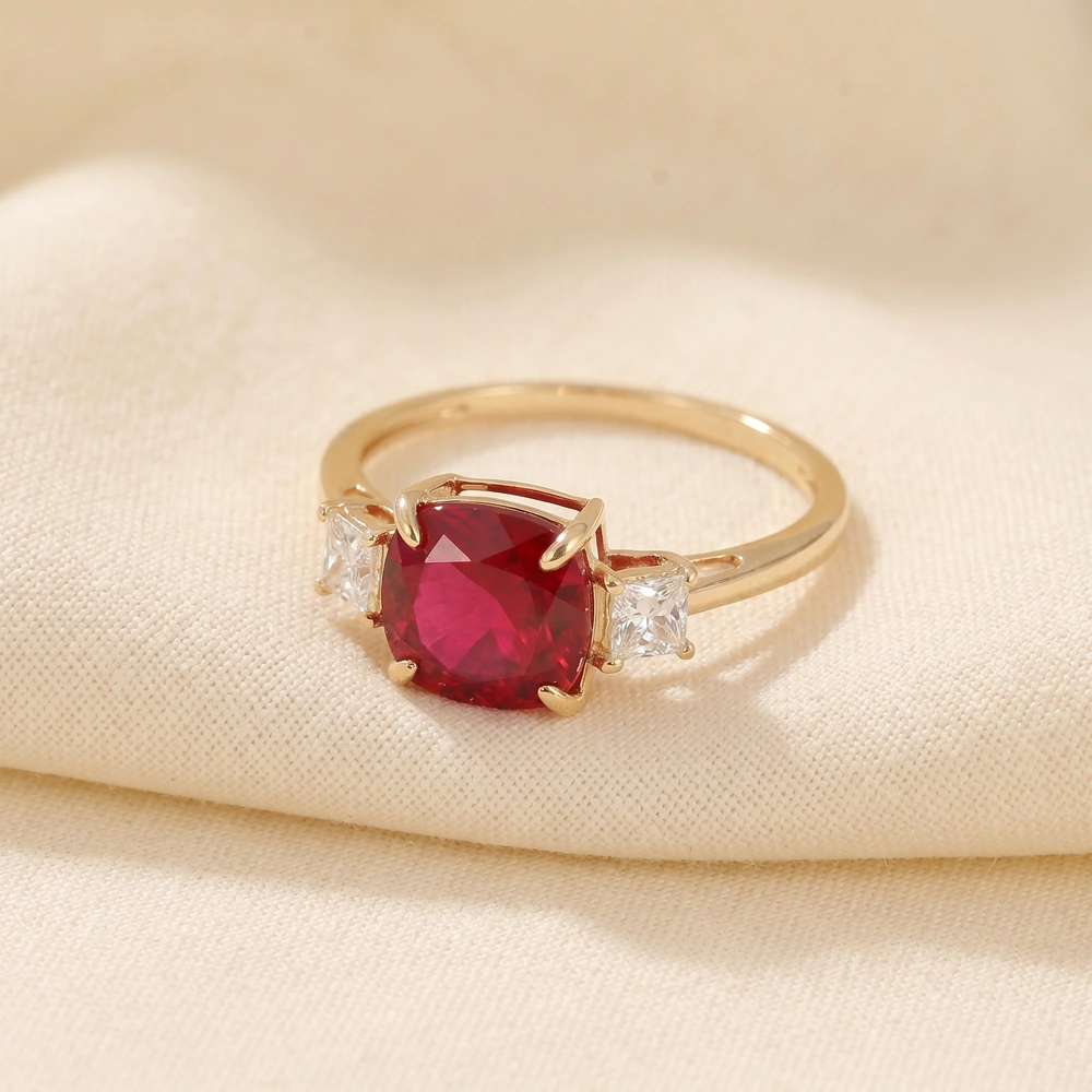 Lab Created Diamond With Pigeon Blood Ruby 18Kt Gold Ring Lab Created Diamond With Pigeon Blood Ruby 18Kt Gold Ring