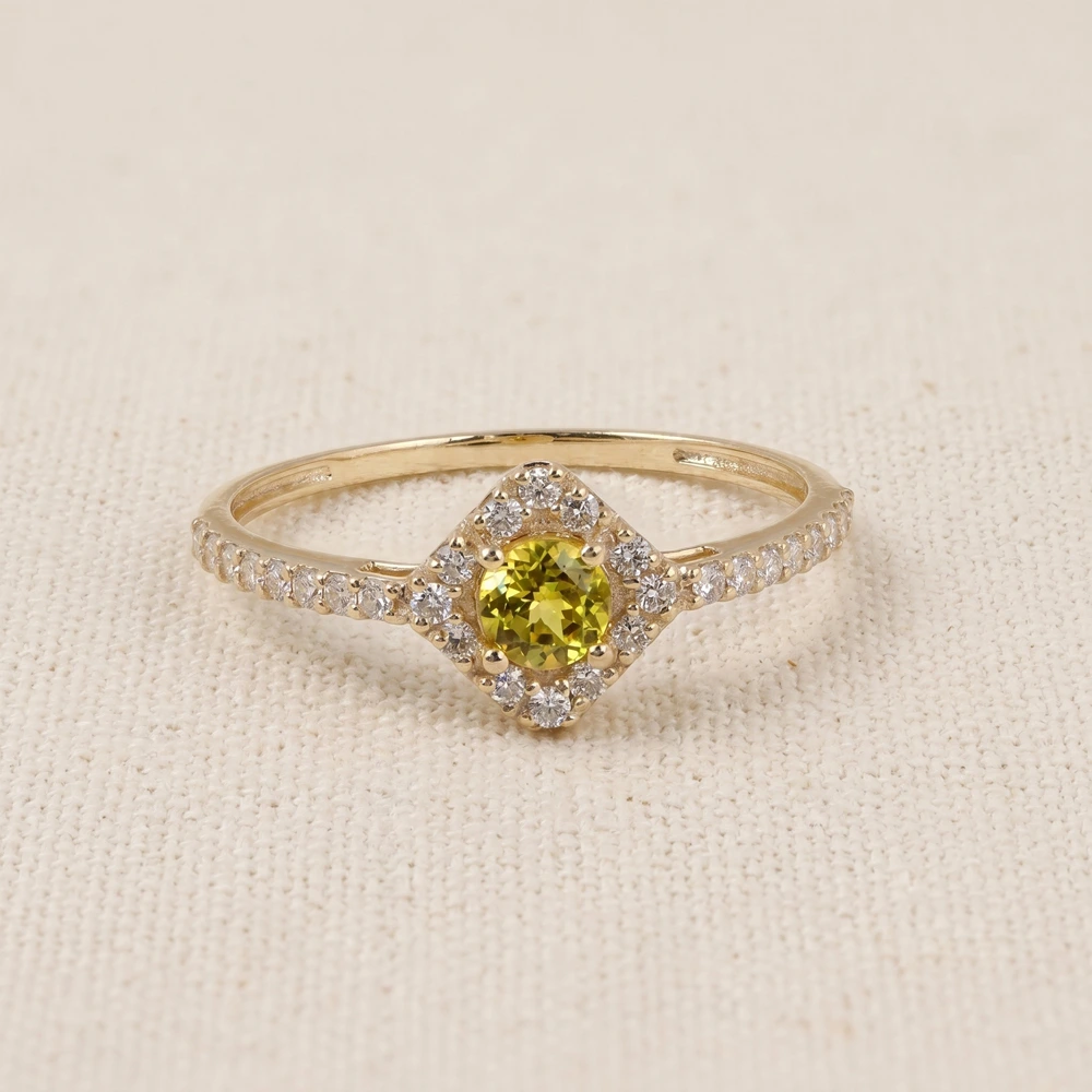 18Kt Gold Ring Lab Grown Diamond And Yellow Sapphire