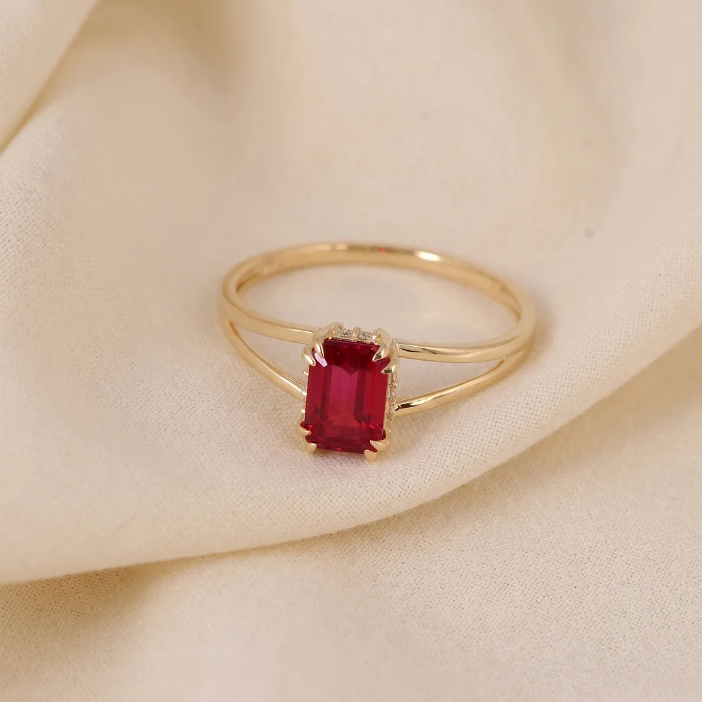 Lab Grown Diamond And Pigeon Blood Ruby Gold Ring Handcrafted Lab Grown Diamond And Pigeon Blood Ruby Gold Ring Handcrafted
