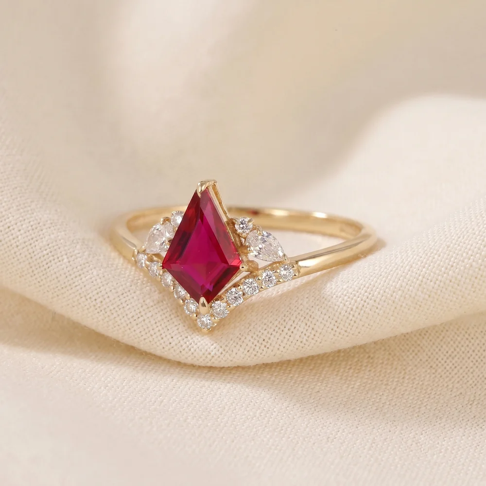 Lab Grown Diamond Pigeon Blood Ruby 9Kt Gold Ring Lab Grown Diamond Pigeon Blood Ruby 9Kt Gold Ring