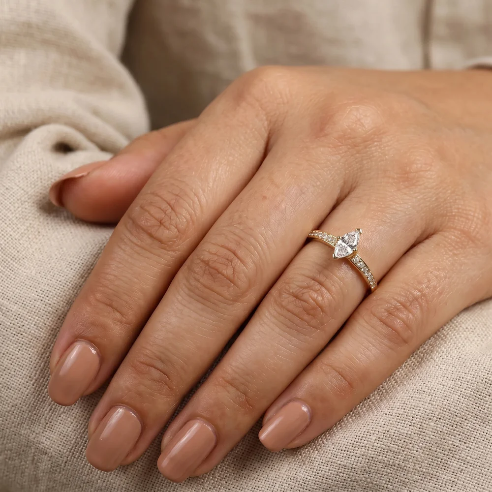 Authentic 9 Karat Igi Certified Lab Grown Diamond Ring