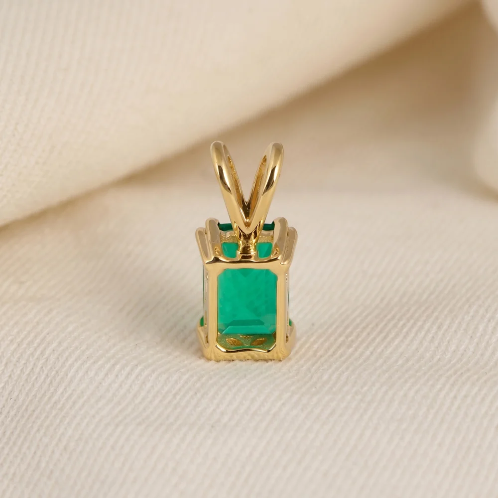 Handcrafted 9Kt Yellow Gold Charm Lab Grown Columbia Emerald