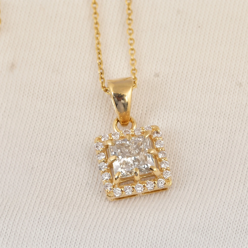 9Kt Solid Yellow Gold Necklace with Lab Grown Diamond 9Kt Solid Yellow Gold Necklace with Lab Grown Diamond