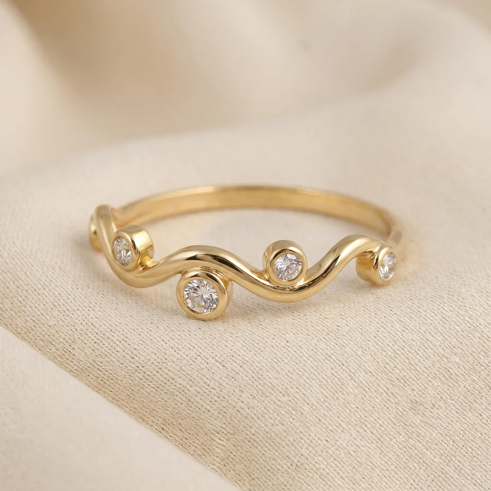 Elegant 18Kt Gold Eternity Band With Lab Grown Diamond Elegant 18Kt Gold Eternity Band With Lab Grown Diamond