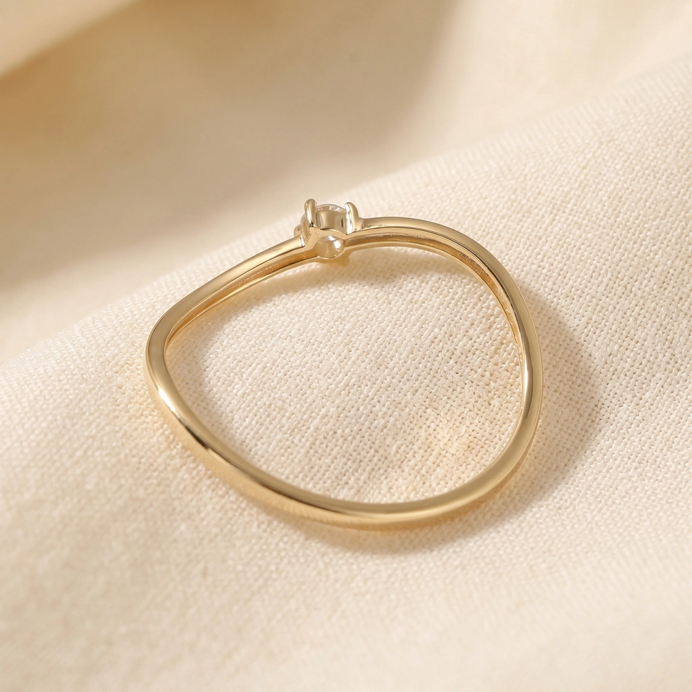 18Kt Yellow Gold Finger Ring With Lab Grown Diamond 18Kt Yellow Gold Finger Ring With Lab Grown Diamond