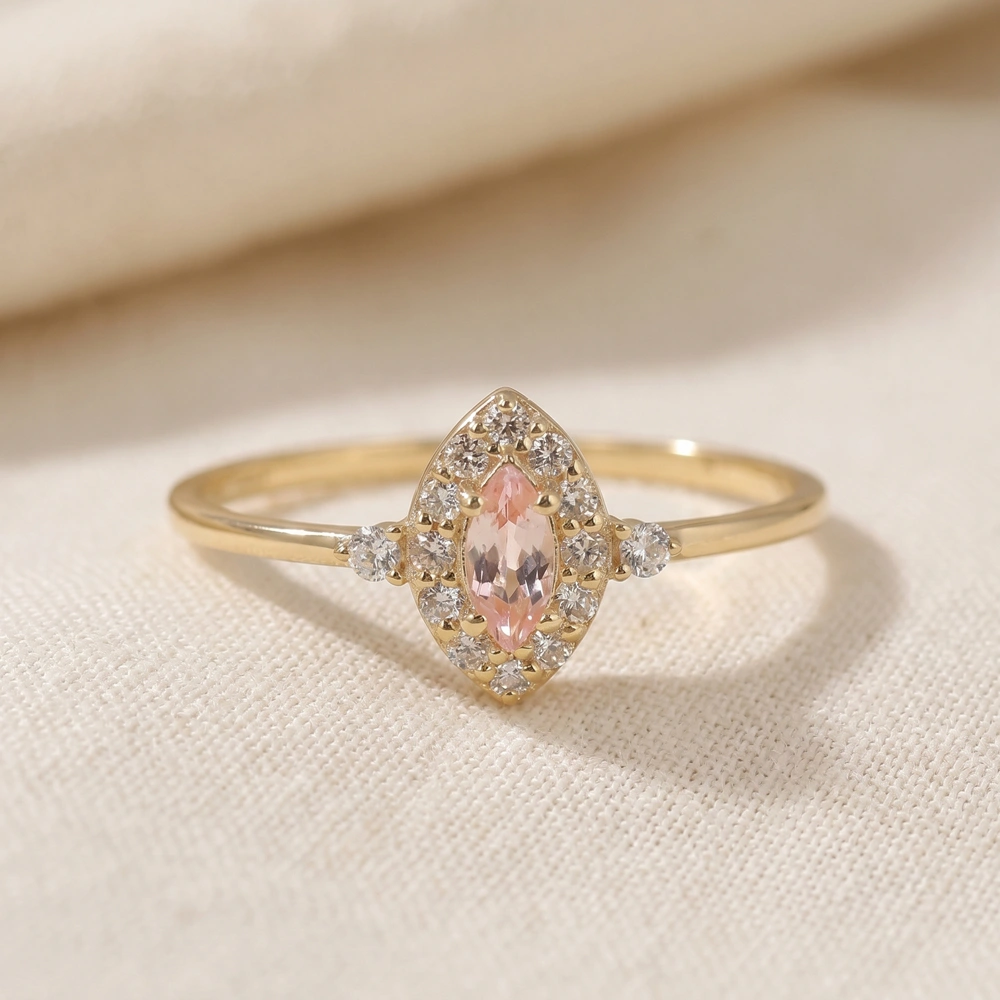 Gold Ring With Lab Grown Diamond And Padparadscha Sapphire Gold Ring With Lab Grown Diamond And Padparadscha Sapphire