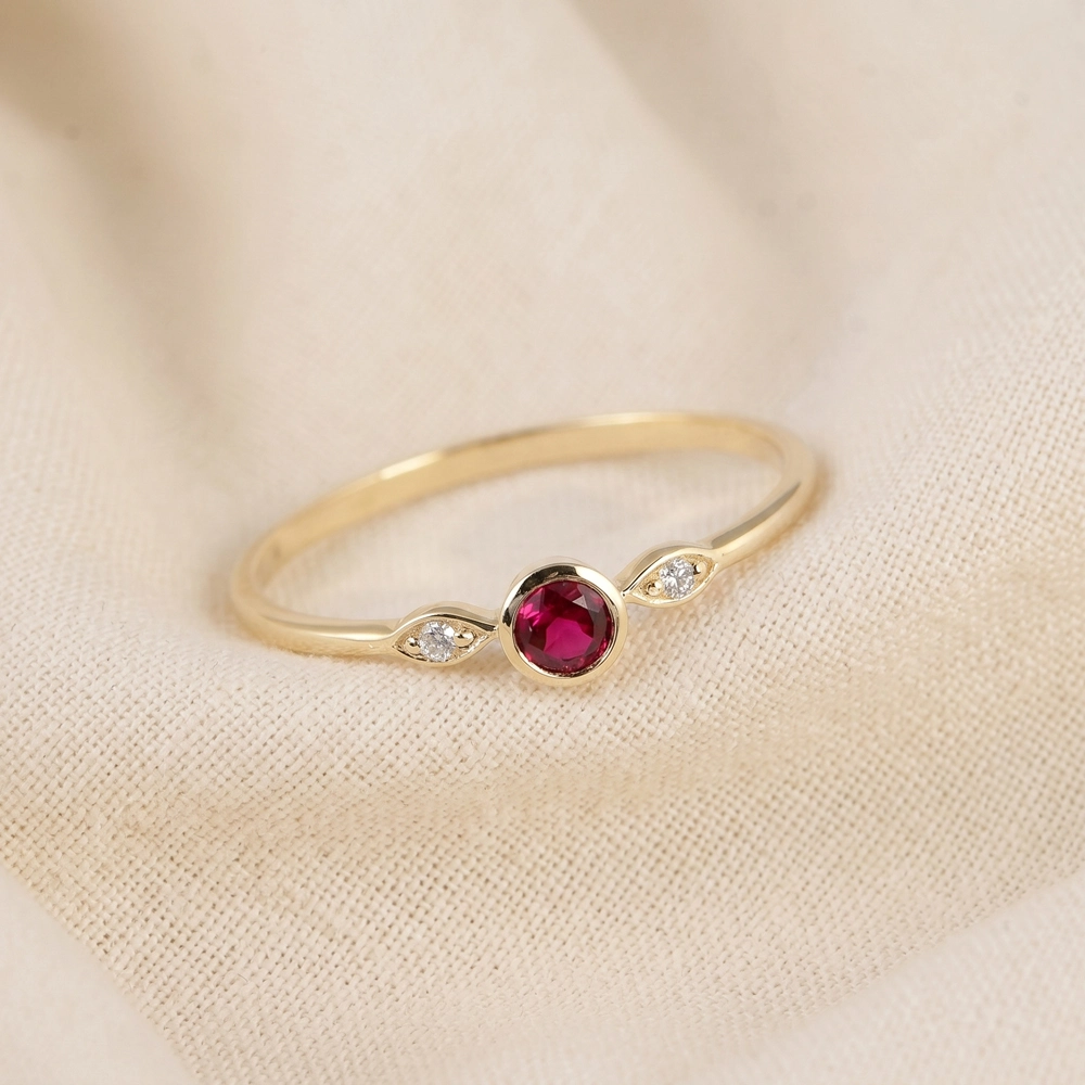 9Kt Yellow Gold Ring With Lab Diamond And Pigeon Ruby
