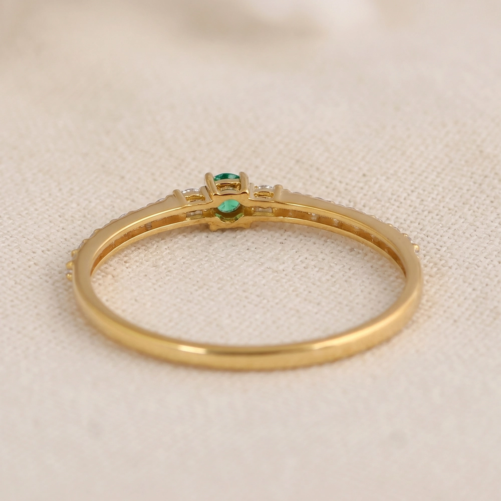 Lab Grown Columbia Emerald And Diamond Yellow Gold Ring Lab Grown Columbia Emerald And Diamond Yellow Gold Ring
