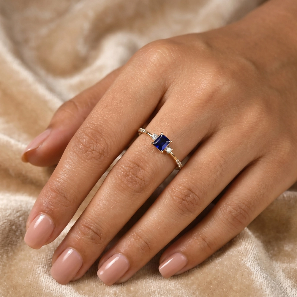 Lab Grown Diamond And Royal Blue Sapphire Gold Ring Lab Grown Diamond And Royal Blue Sapphire Gold Ring