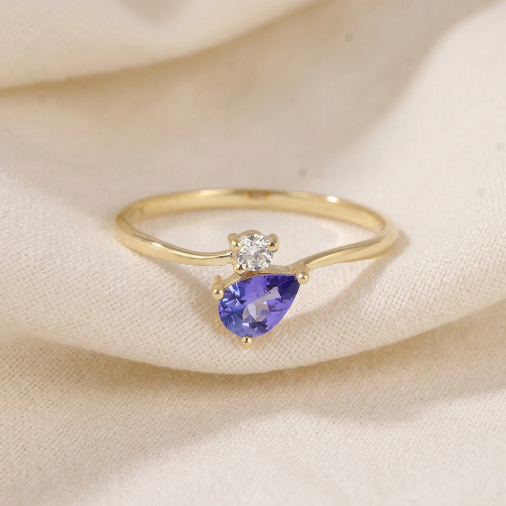 Handcrafted Lab Grown Diamond 9Kt Yellow Gold Ring