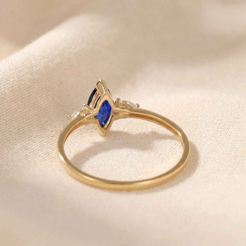 18Kt Gold Ring With Lab Grown Blue Sapphire, Diamond 18Kt Gold Ring With Lab Grown Blue Sapphire, Diamond