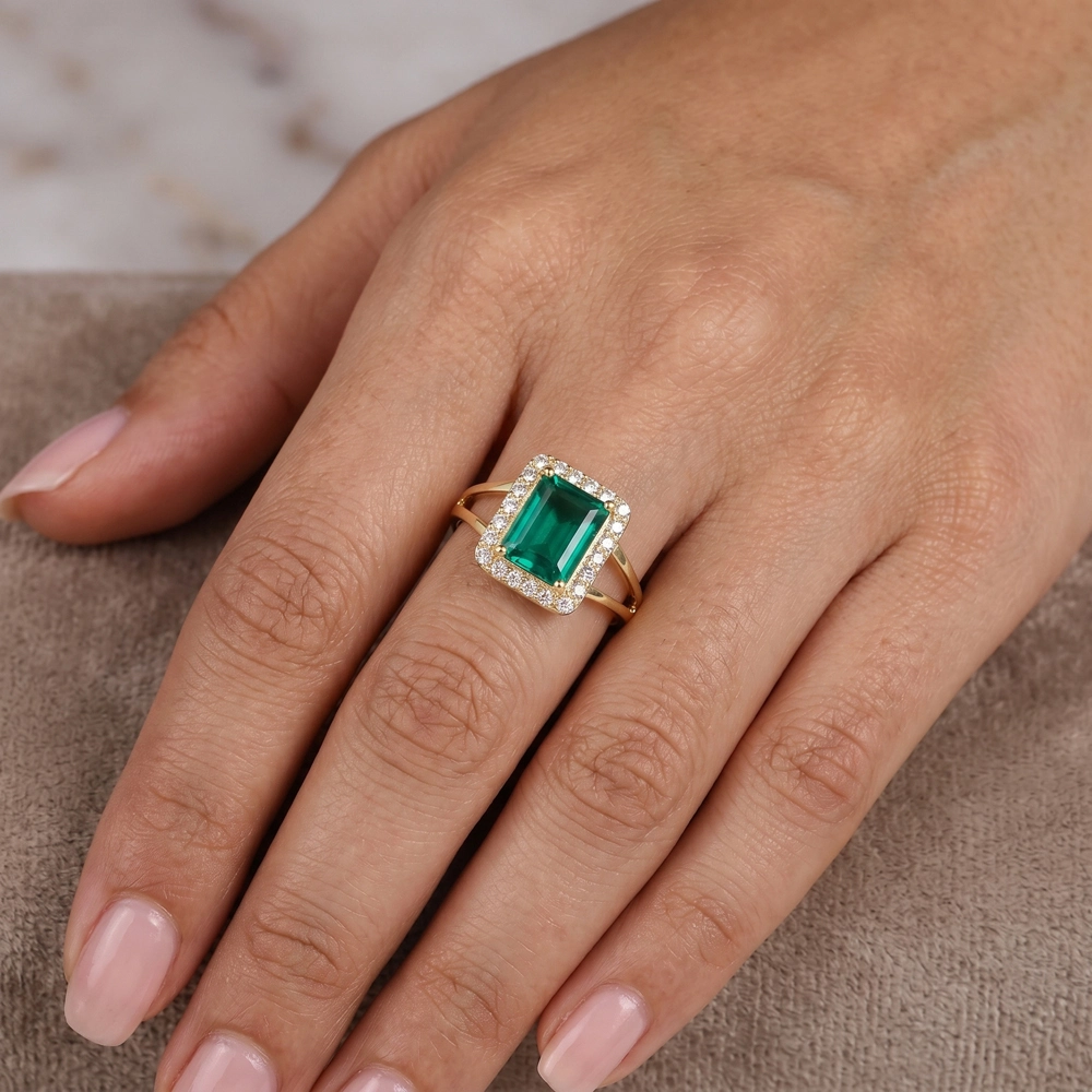Lab Grown Diamond And Columbia Emerald Gold Ring Lab Grown Diamond And Columbia Emerald Gold Ring