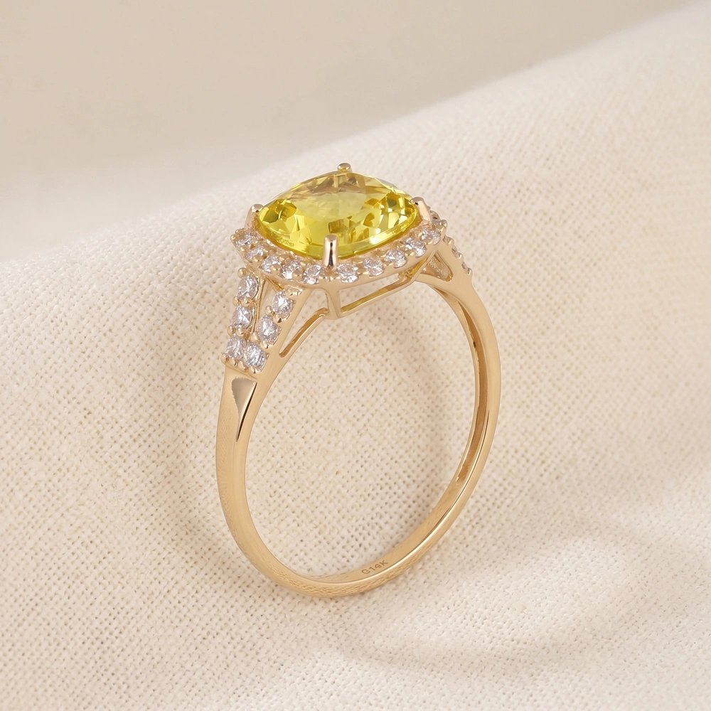18Kt Gold Ring With Lab Grown Yellow Sapphire And Diamond 18Kt Gold Ring With Lab Grown Yellow Sapphire And Diamond