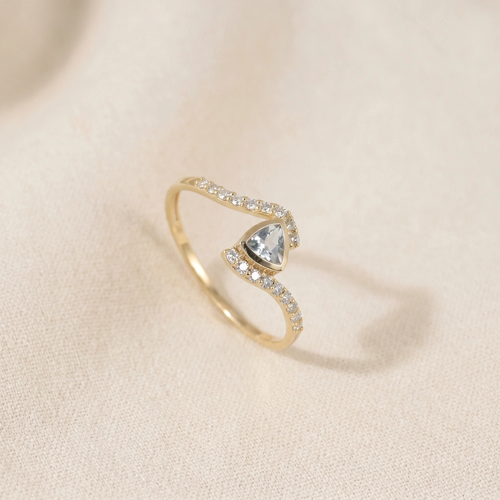 Handcrafted Aquamarine 9Kt Yellow Gold Ring Lab Diamond Handcrafted Aquamarine 9Kt Yellow Gold Ring Lab Diamond