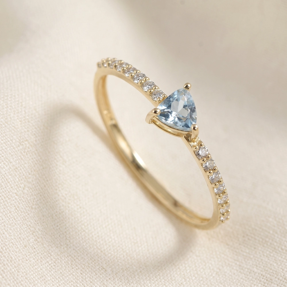 Lab Grown Diamond Handcrafted Gold Ring With Aquamarine Lab Grown Diamond Handcrafted Gold Ring With Aquamarine