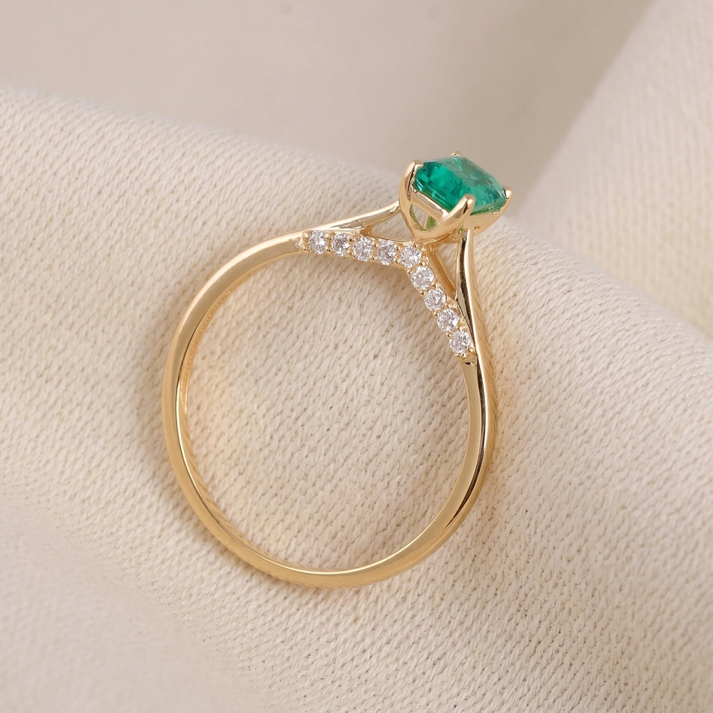 9 Kt Yellow Gold Ring Lab Grown Columbia Emerald And Diamond