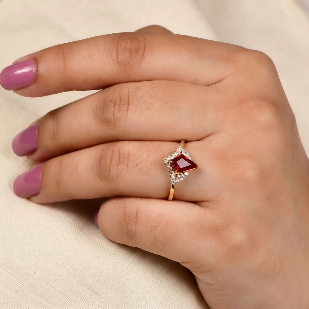 Lab Grown Diamond Pigeon Blood Ruby 9Kt Gold Ring Lab Grown Diamond Pigeon Blood Ruby 9Kt Gold Ring