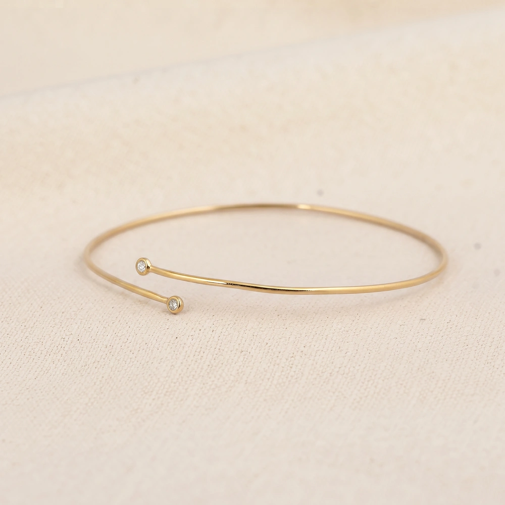 Lab Grown Diamond Bangle Production in Yellow Gold 9kt