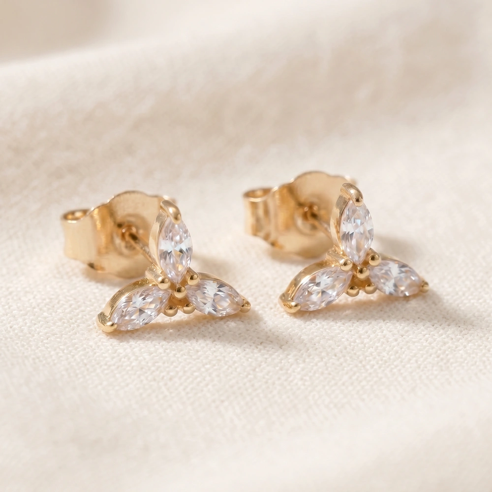 Certified 9Kt Yellow Gold Earrings with Lab Grown Diamond Certified 9Kt Yellow Gold Earrings with Lab Grown Diamond