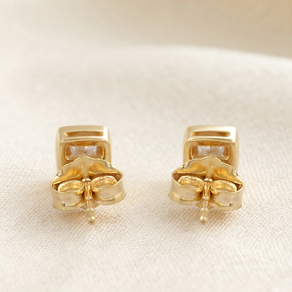 9Kt Yellow Gold Studs with Certified Lab Grown Diamond 9Kt Yellow Gold Studs with Certified Lab Grown Diamond