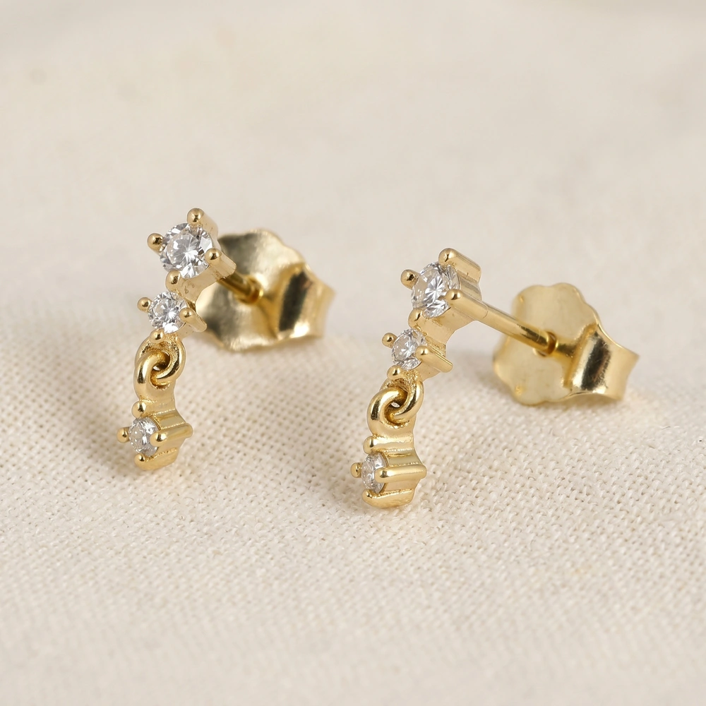 9Kt Solid Yellow Gold Studs Earrings with Lab Grown Diamond 9Kt Solid Yellow Gold Studs Earrings with Lab Grown Diamond
