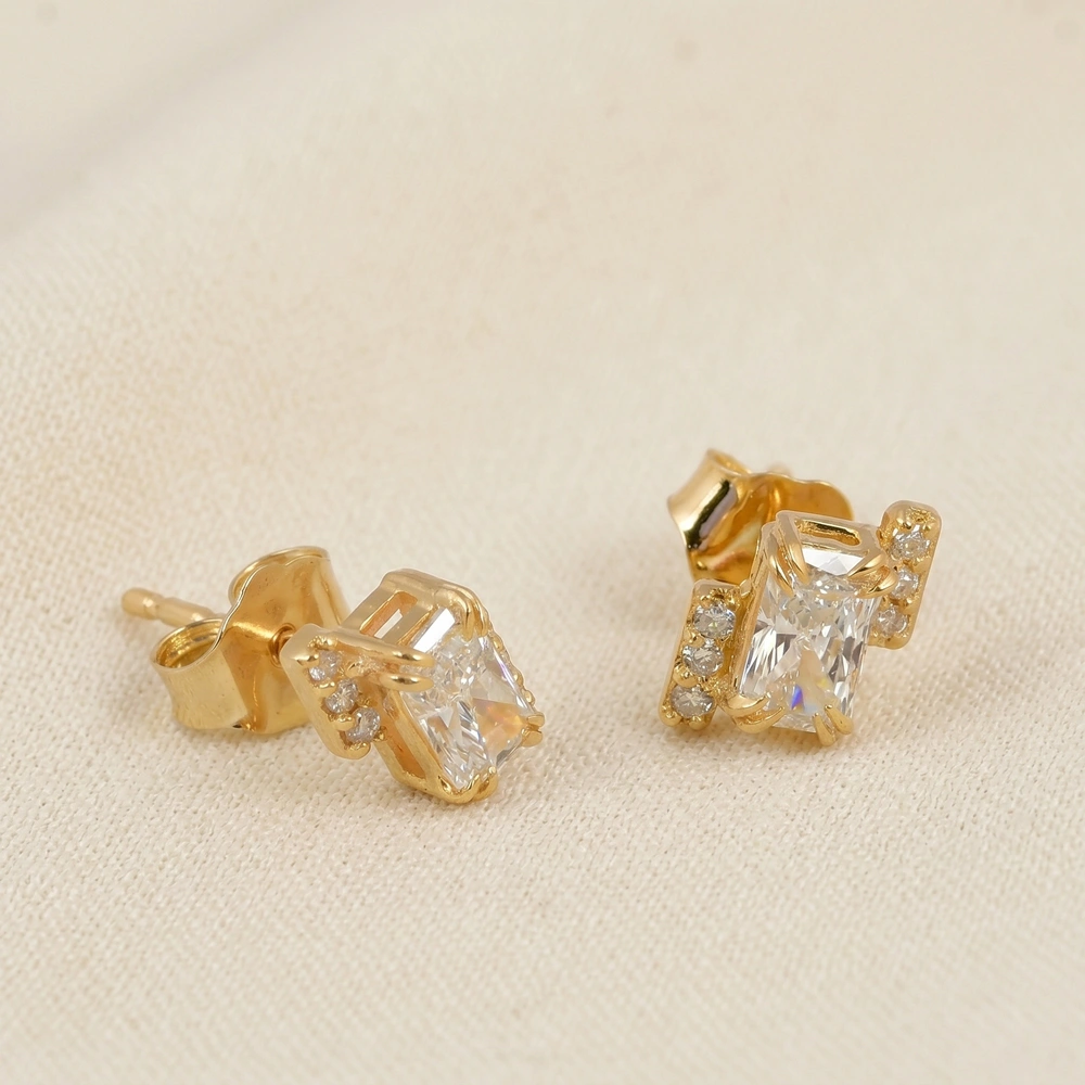 Lab Grown Diamond 9Kt Yellow Gold Studs Production Lab Grown Diamond 9Kt Yellow Gold Studs Production