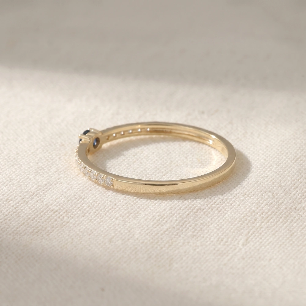 10Kt Yellow Gold Band With London Blue Topaz And Lab Diamond 10Kt Yellow Gold Band With London Blue Topaz And Lab Diamond
