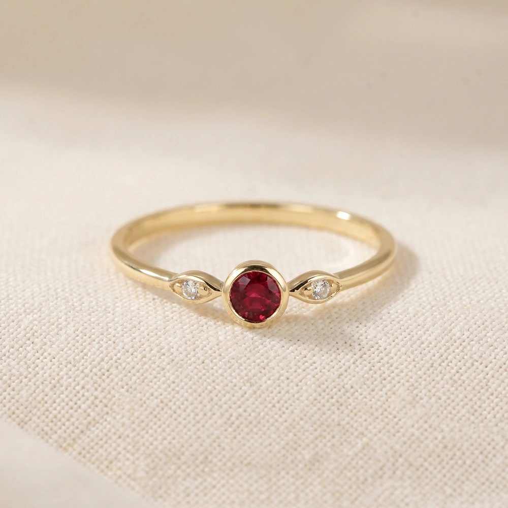 9Kt Yellow Gold Ring With Lab Diamond And Pigeon Ruby