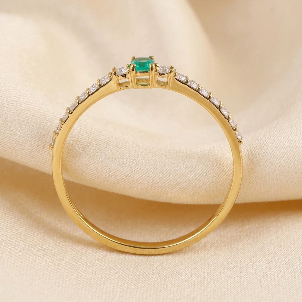 Lab Grown Columbia Emerald And Diamond Yellow Gold Ring Lab Grown Columbia Emerald And Diamond Yellow Gold Ring
