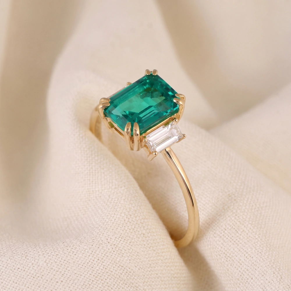 Lab Created Diamond And Columbia Emerald 9Kt Yellow Gold Ring
