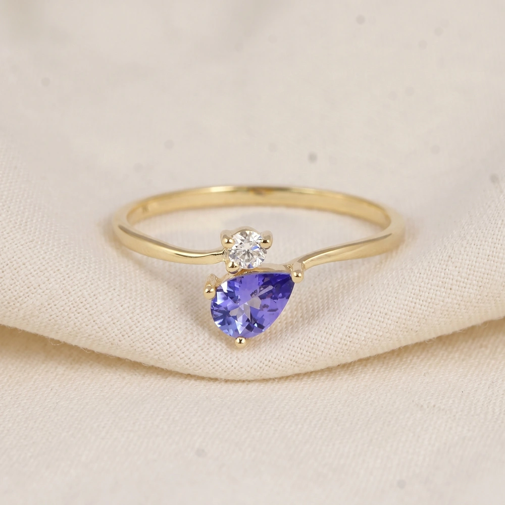 Handcrafted Lab Grown Diamond 9Kt Yellow Gold Ring