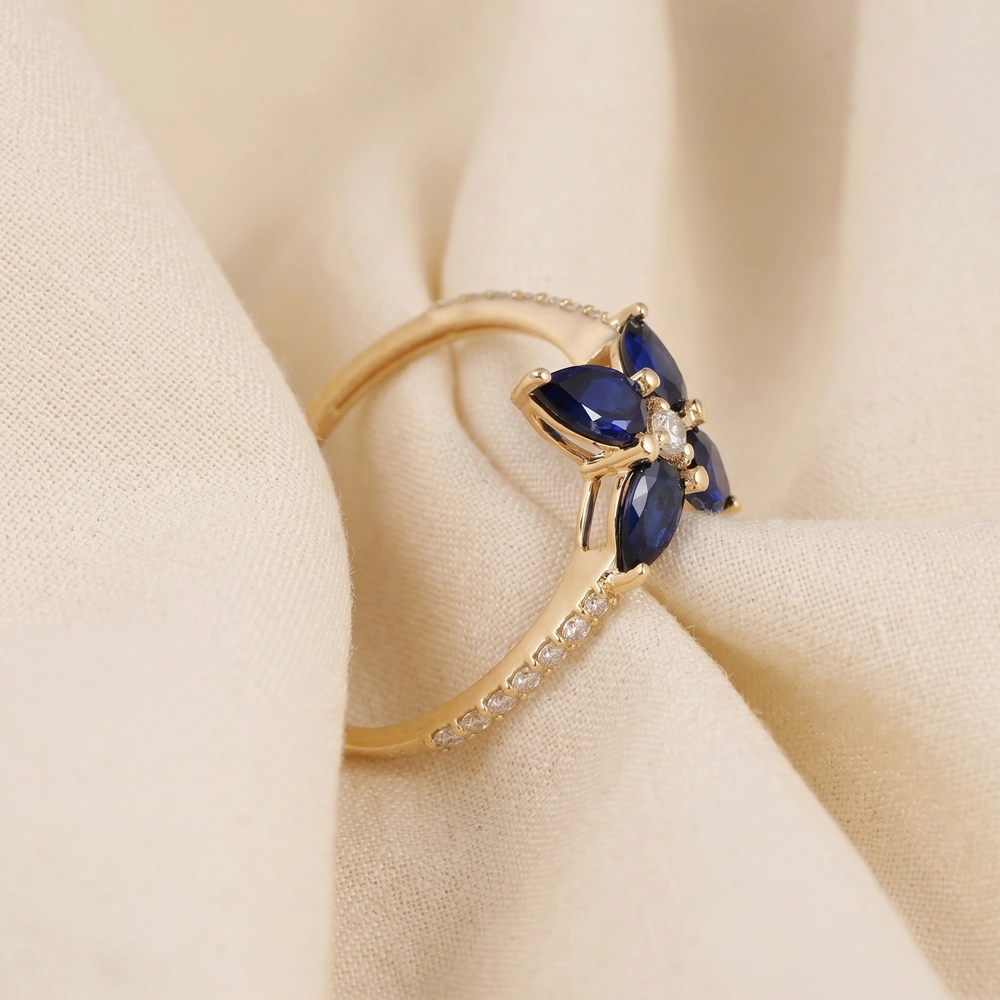 9 Karat Gold Ring Lab Grown Diamond, Royal Blue Sapphire 9 Karat Gold Ring Lab Grown Diamond, Royal Blue Sapphire