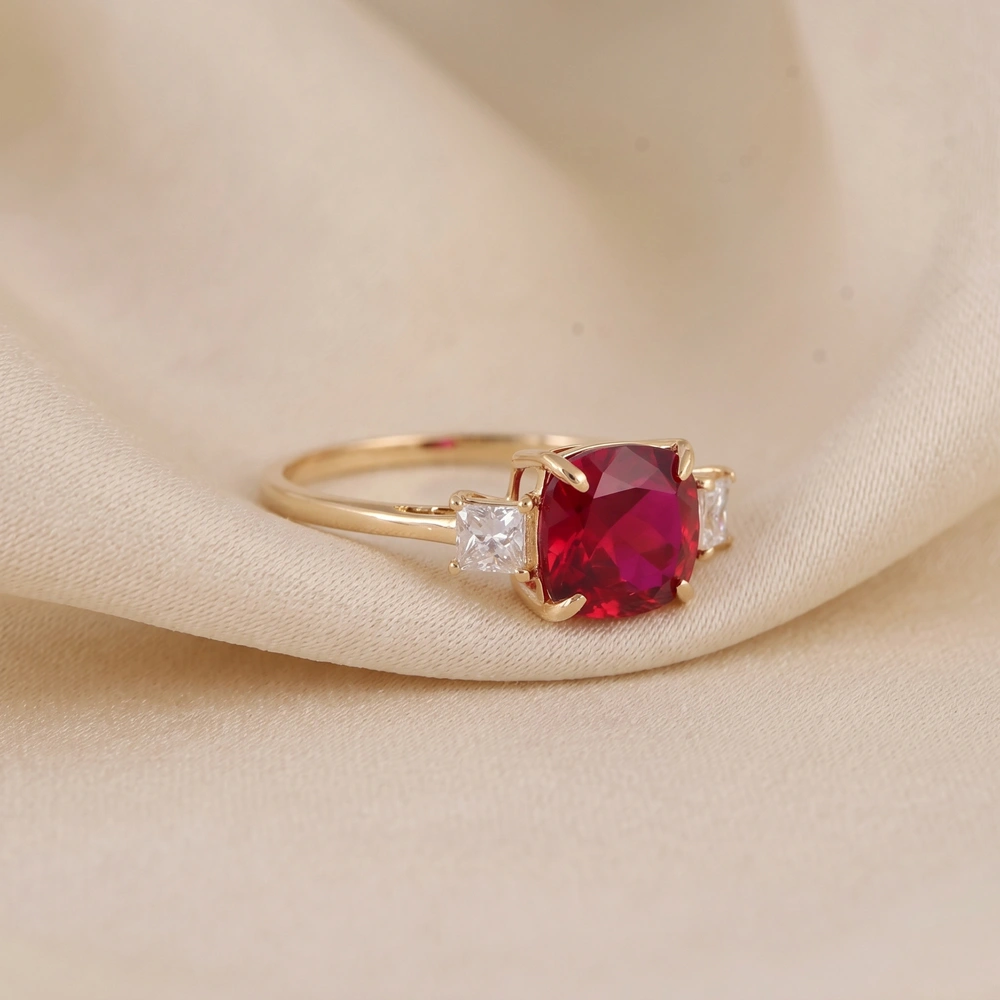 Lab Created Diamond With Pigeon Blood Ruby 18Kt Gold Ring Lab Created Diamond With Pigeon Blood Ruby 18Kt Gold Ring