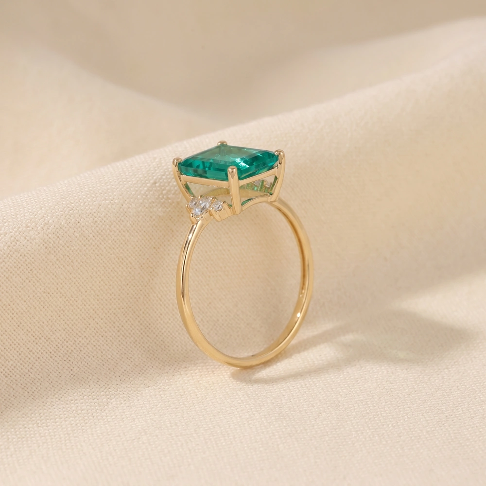 Lab Grown Diamond And Columbia Emerald Yellow Gold Ring Lab Grown Diamond And Columbia Emerald Yellow Gold Ring